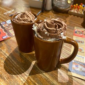 Meet your Posher, Nella